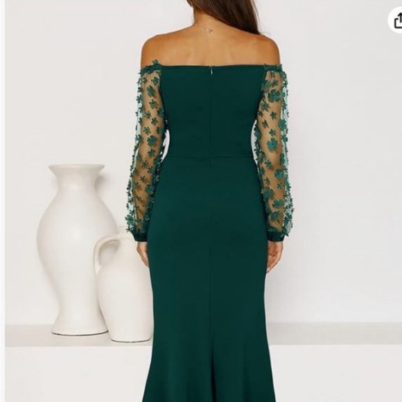 green gown new with tags BTFBM long sleeve tulip trumpet skirt. - Picture 2 of 4